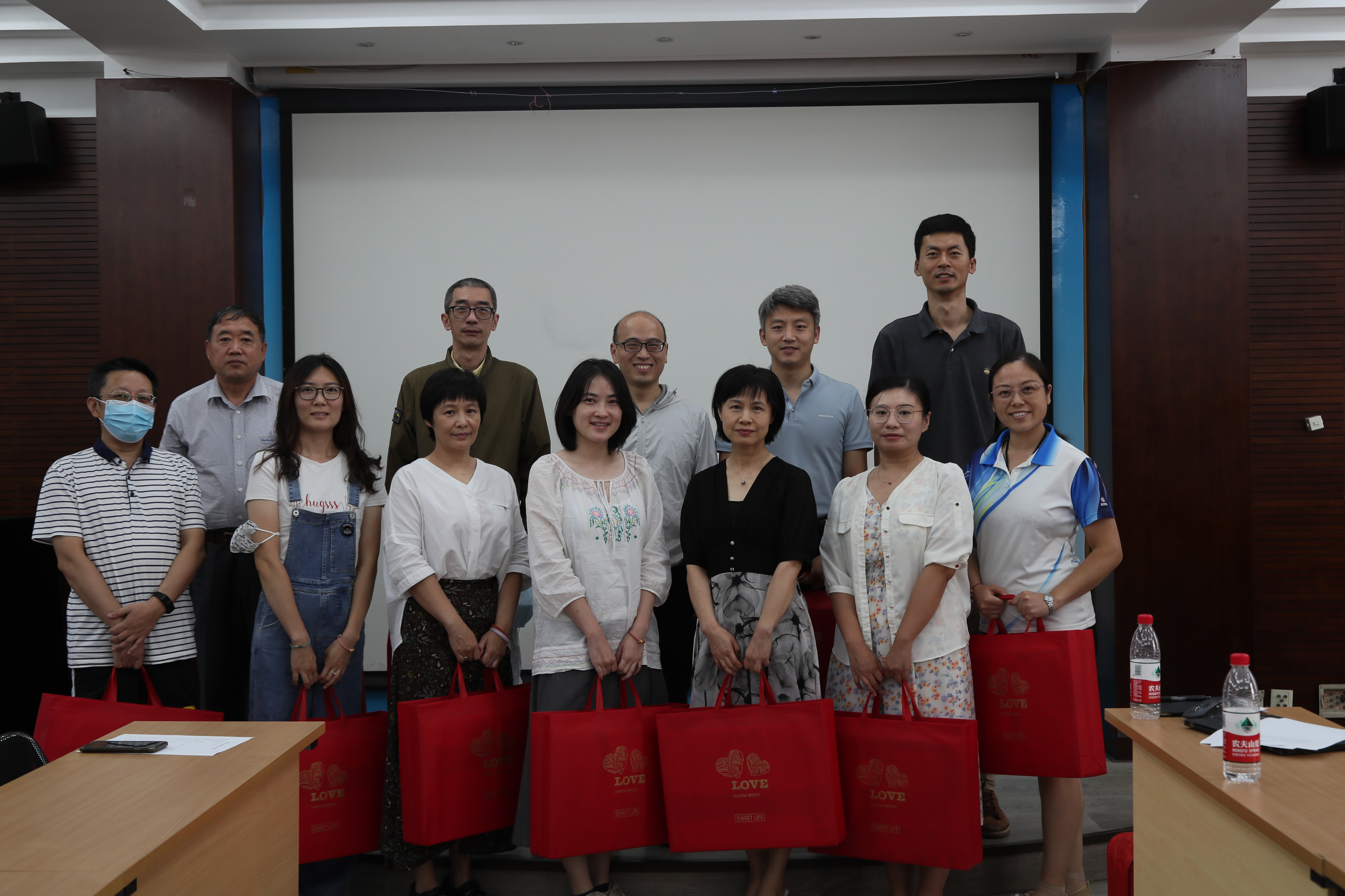 1631759008694023085.jpg 20210826-土水K8凯发分工会工作研讨会-刘宇飞-参会人员合影-min.jpg